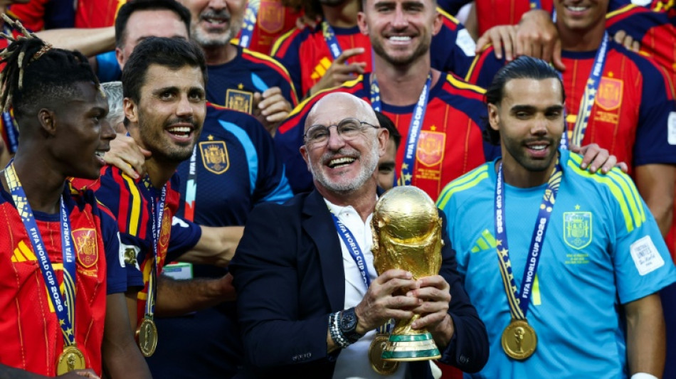 Luis de la Fuente renova contrato com a sele&ccedil;&atilde;o espanhola at&eacute; 2032