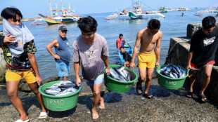 Filipinos fishing on frontline of China's battle for disputed sea