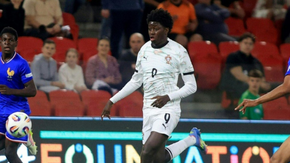 Portugal vence Fran&ccedil;a (3-0) e &eacute; campe&atilde;o europeu Sub-17 