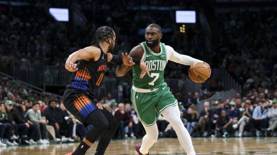 Brown scores 42 as Celtics hold off Knicks 