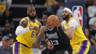 Grizzlies sink Lakers, Bucks scorch Heat to tie series