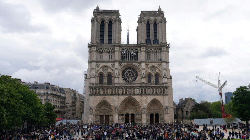 Mourners flock to world's churches to grieve Pope Francis