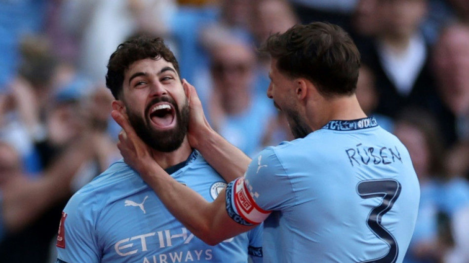 City vence Nottingham Forest (2-0) e vai enfrentar Crystal Palace na final da FA Cup