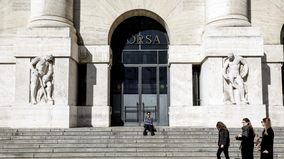 Borsa: Milano chiude in rialzo, Ftse Mib 0,96%