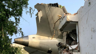 Flugzeug mit 242 Menschen in Indien abgest&uuml;rzt - Ein &Uuml;berlebender