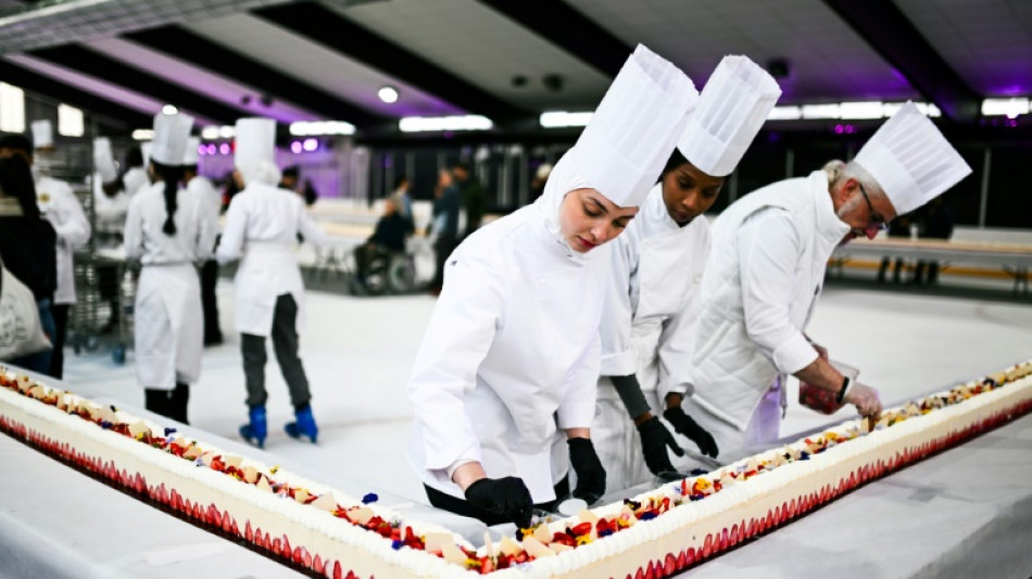 121 metre long cake gives a taste for records