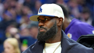 Por una ciática, LeBron James se perderá el arranque de la temporada con los Lakers