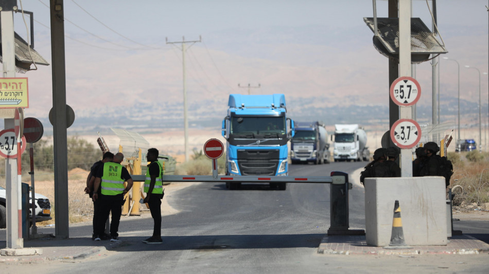 Media, Israele chiude due valichi con la Giordania