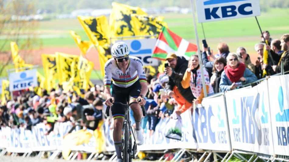 Cyclisme: Tadej Pogacar remporte en solitaire son troisi&egrave;me Tour des Flandres