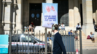 Los bautismos cat&oacute;licos aumentan entre los j&oacute;venes en Francia: "Me ayuda a sobrellevarlo todo"