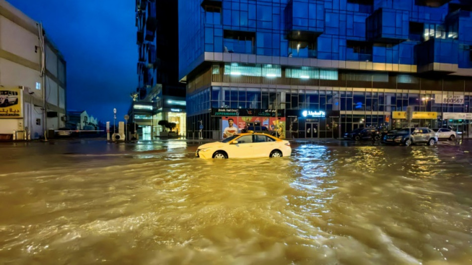 Duba&iuml; peine &agrave; se remettre des pluies record aux Emirats arabes unis 