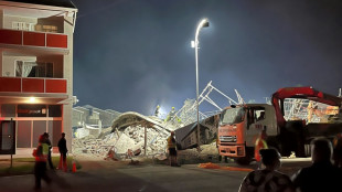Afrique du Sud: quatre morts, des dizaines d'ouvriers piégés dans un immeuble effondré