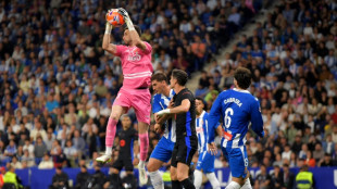 Barcelona anuncia contrata&ccedil;&atilde;o do goleiro Joan Garc&iacute;a, do Espanyol