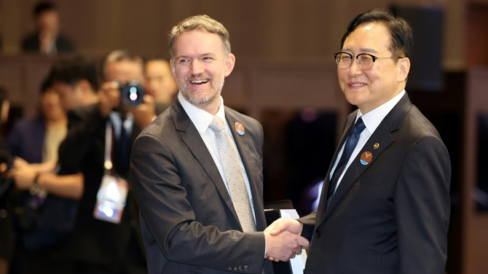 APEC says 'concerned' over challanges to global trade 