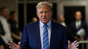 Trump retorna ao tribunal e sele&ccedil;&atilde;o do j&uacute;ri avan&ccedil;a atribulada