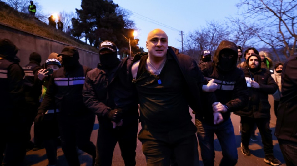 Georgische Polizei nimmt zwei Oppositionsf&uuml;hrer bei Protesten in Tiflis fest