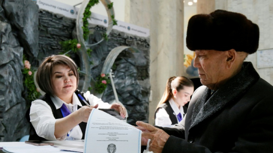 Le Kazakhstan adopte une nouvelle Constitution controvers&eacute;e