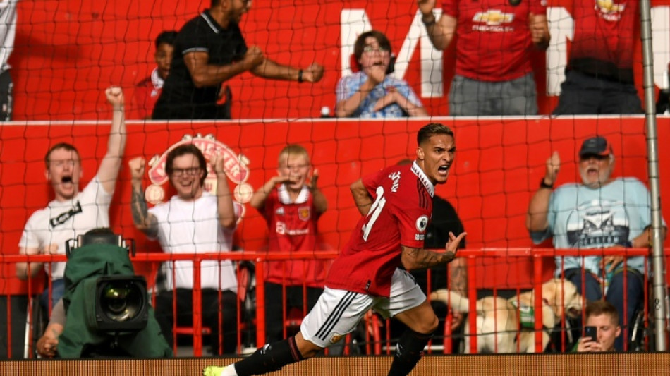Antony scores on debut as Man Utd end Arsenal's perfect start