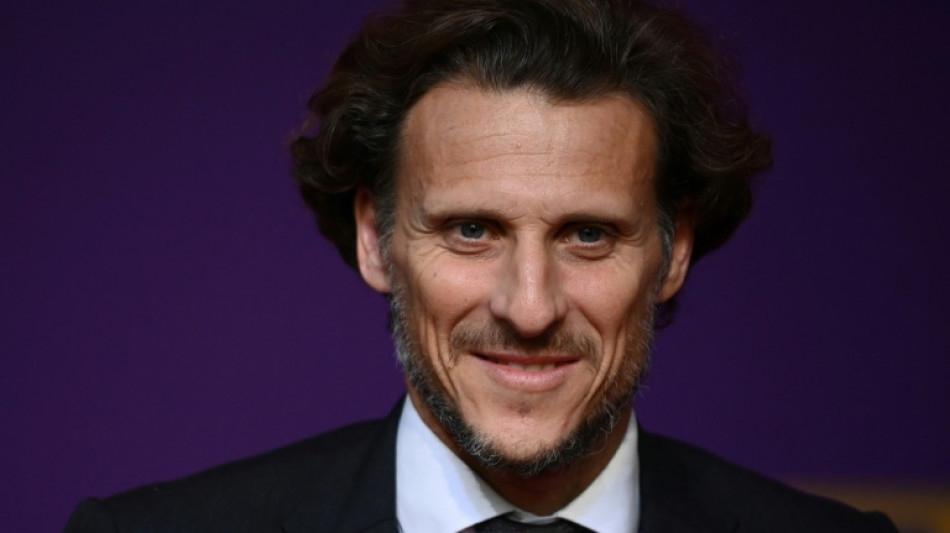 Ex-atacante uruguaio Diego Forl&aacute;n jogar&aacute; torneio profissional de t&ecirc;nis