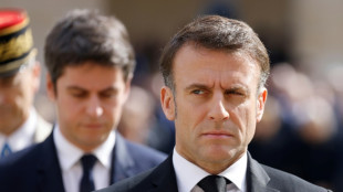 Les discussions patinent &agrave; gauche sur un nom pour Matignon, la macronie tente de s'unir derri&egrave;re Attal