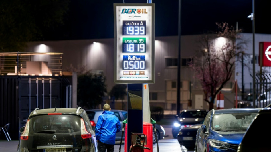 Spain to cap gas price hikes, extend fuel discounts