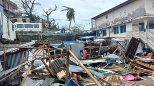 Carrera contrarreloj para socorrer al archipi&eacute;lago franc&eacute;s de Mayotte, devastado por un cicl&oacute;n