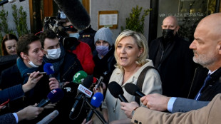 Présidentielle : Jadot décline son programme, Le Pen se fâche 