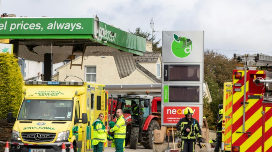 Al menos nueve muertos en explosi&oacute;n en una gasolinera en Irlanda