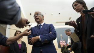 Meta fecha acordo bilion&aacute;rio com estados americanos sobre v&iacute;cio de menores