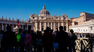 En l'absence du pape, le Vatican plong&eacute; dans une "zone grise" qui dure