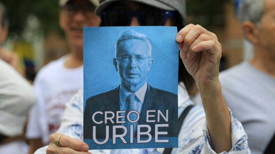 Colombie: l'assignation à résidence de l'ex-président Uribe levée