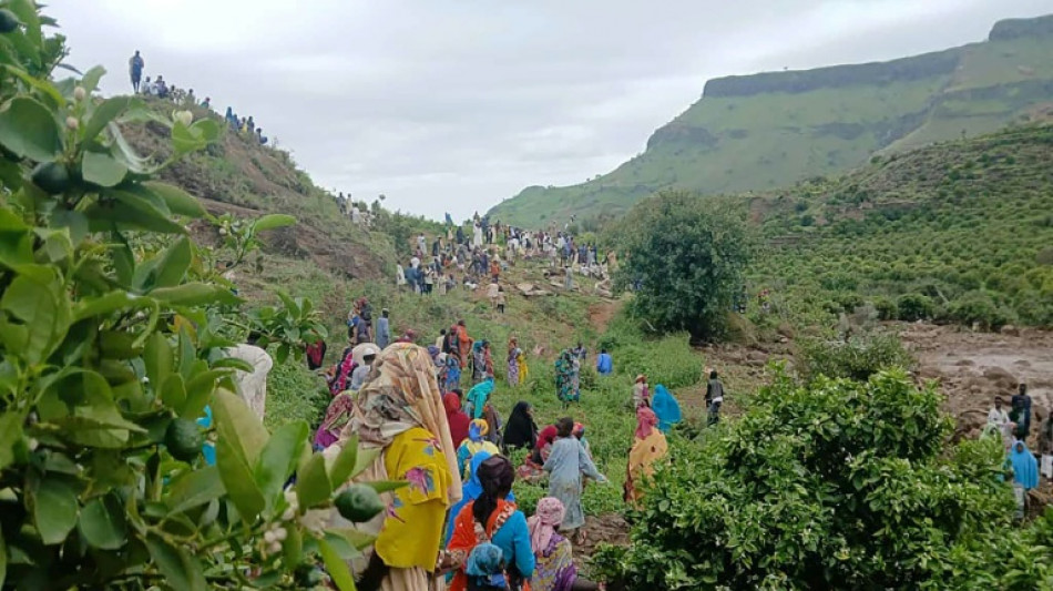Un centenar de cad&aacute;veres recuperados tras el alud que arras&oacute; una aldea en Sud&aacute;n