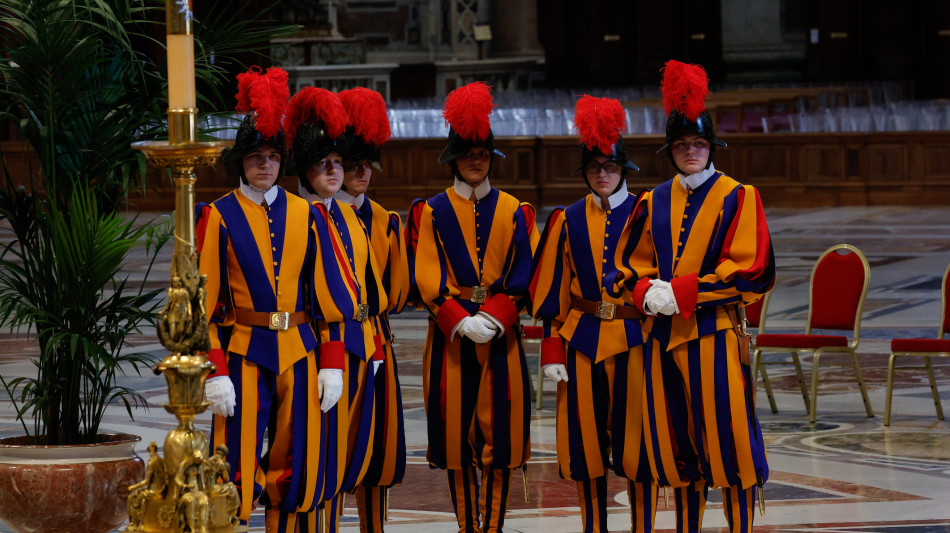 Al via il rito della traslazione della salma del Papa