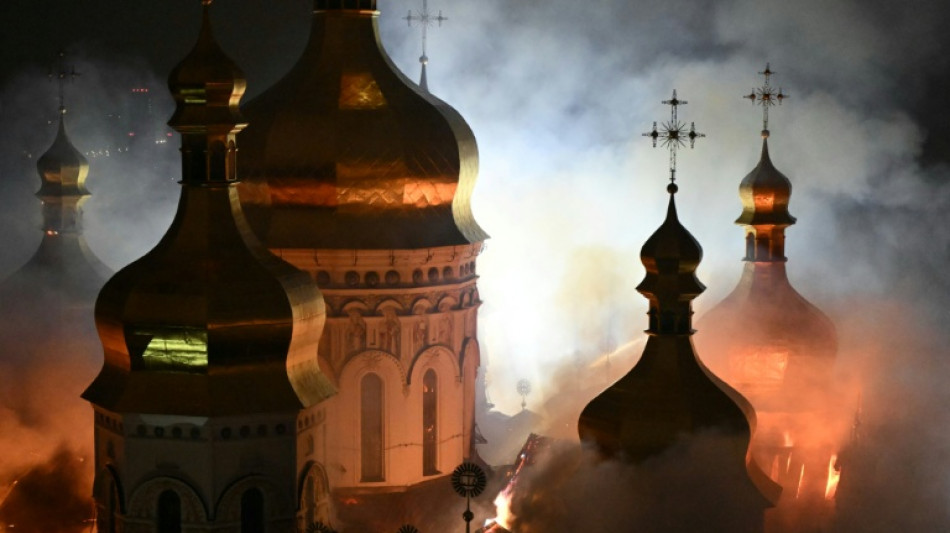 Al menos 11 muertos y una catedral en llamas tras nuevo ataque ruso