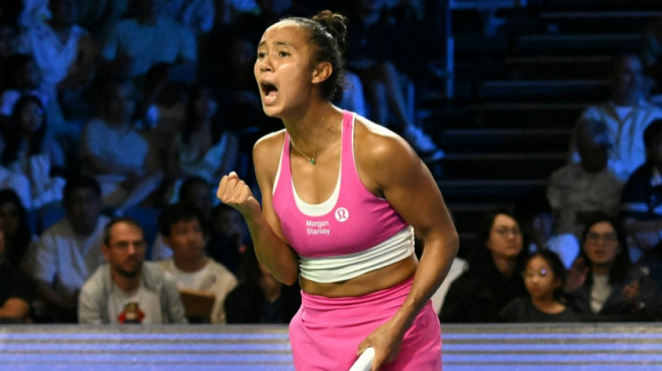 Fernandez downs Gibson to claim Singapore Open crown
