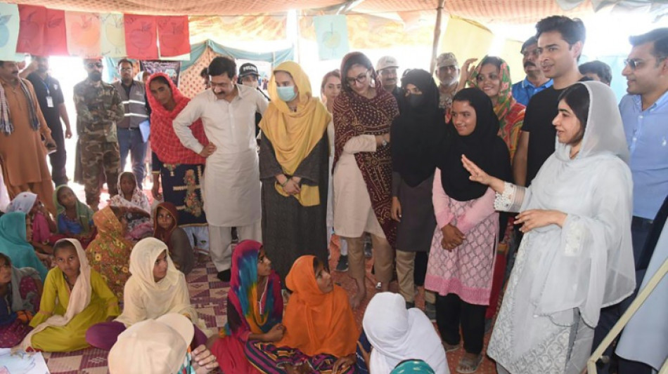 Malala visita campamentos de damnificados por las inundaciones en Pakist&aacute;n