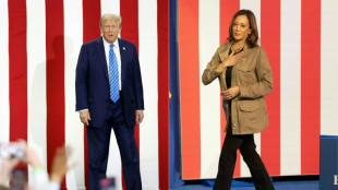 Disputa segue acirrada entre Harris e Trump a um m&ecirc;s das elei&ccedil;&otilde;es