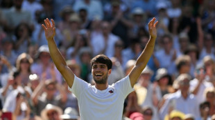 Alcaraz vence Fritz e far&aacute; terceira final seguida em Wimbledon