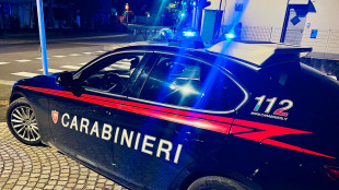 Quattro giovanissimi preparavano molotov, perquisizioni e sequestri