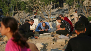 Defesa Civil de Gaza relata 13 mortes em ataques israelenses
