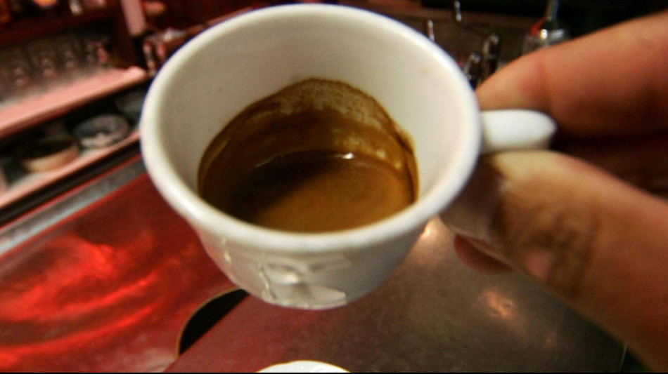Rischio rincari caff&egrave;, prezzo medio al bar sfiora 1,20 euro