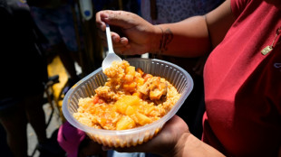 Justi&ccedil;a argentina ordena que governo Milei entregue alimentos a cozinhas comunit&aacute;rias