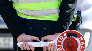 Berlin: Autofahrer beißt Beifahrer Fingerkuppe ab und verursacht tödlichen Unfall