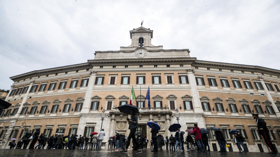 Confesercenti sui contratti per i servizi, 'sulle pmi pesa il telestalking'