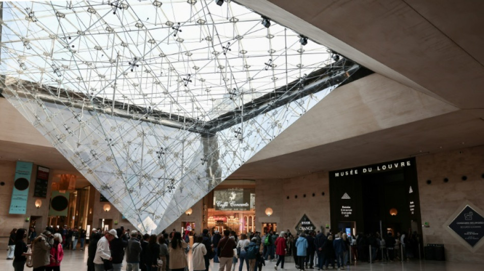 La seguridad en la galería robada en el Louvre no era "un punto a vigilar", según su presidenta