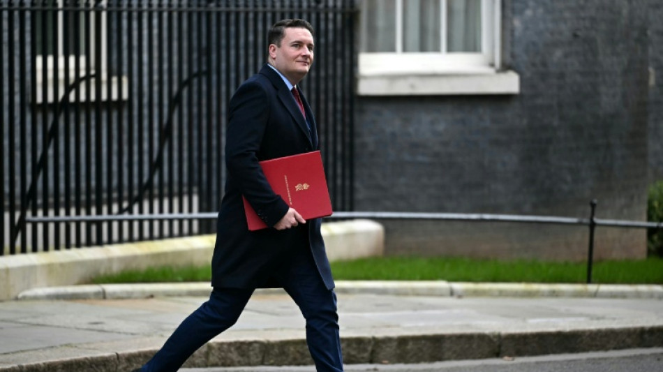 Meningitis-Ausbruch in England: Hunderte sollen vorbeugend Antibiotika einnehmen