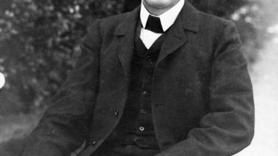 Francia da el primer paso para promover a un militar jud&iacute;o, blanco de una pol&eacute;mica hace 130 a&ntilde;os