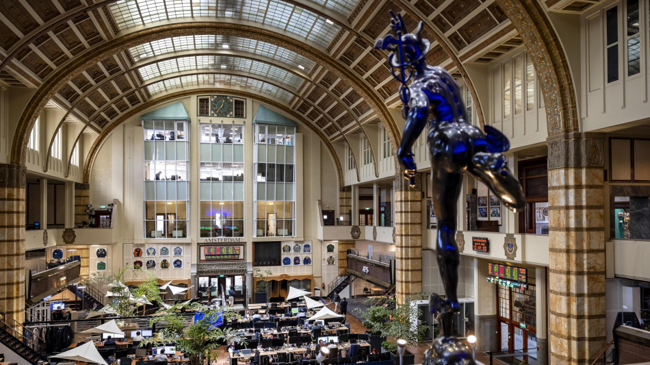 Borsa: l'Europa termina poco mossa in attesa Fed, Parigi -0,4%