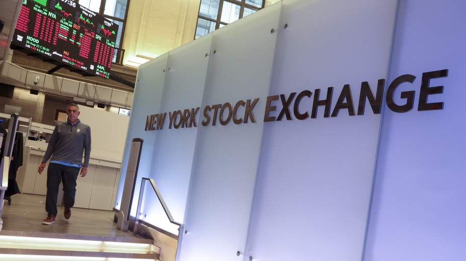Wall Street apre contrastata, Dj a -0,34% e Nasdaq a +0,45%
