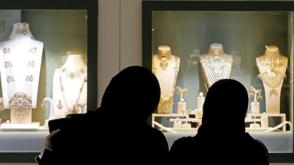 Noora, une Qatarie qui brille parmi les g&eacute;ants du luxe au salon de Doha